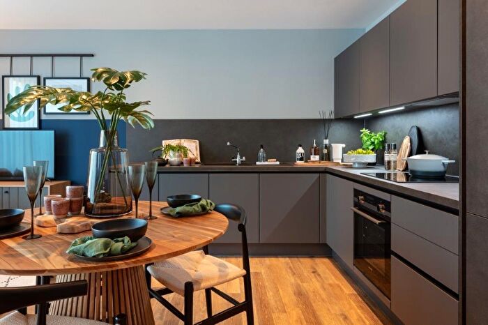 2 Bedroom Flat For Sale In Whimbrel Court, Leyton, E10