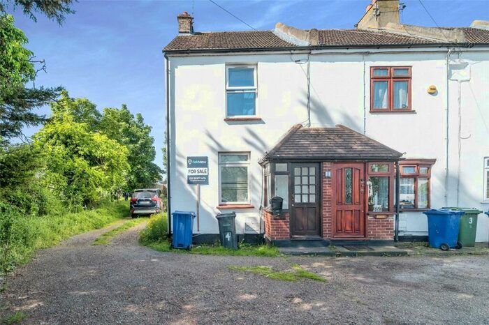 3 Bedroom End Of Terrace House For Sale In Caxton Cottages, Sandy Lane, Grays, Essex, RM16