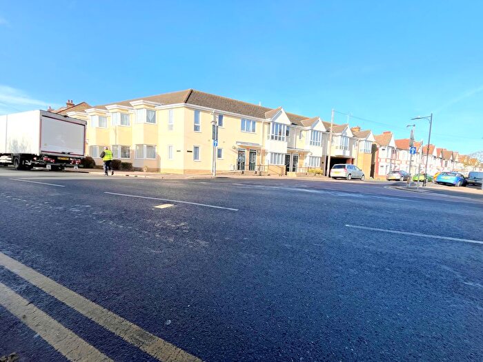 2 Bedroom Flat To Rent In West Road, Westcliff-On-Sea, SS0