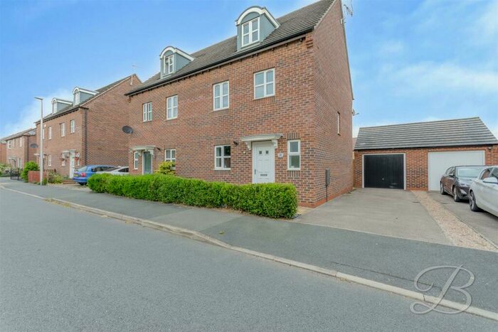 4 Bedroom Semi-Detached House To Rent In Waterfield Avenue, Warsop, Mansfield, NG20