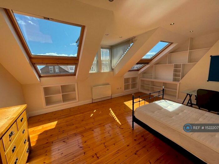 8 Bedroom Terraced House To Rent In (&pound;Pppw) Grosvenor Place, Newcastle Upon Tyne, NE2