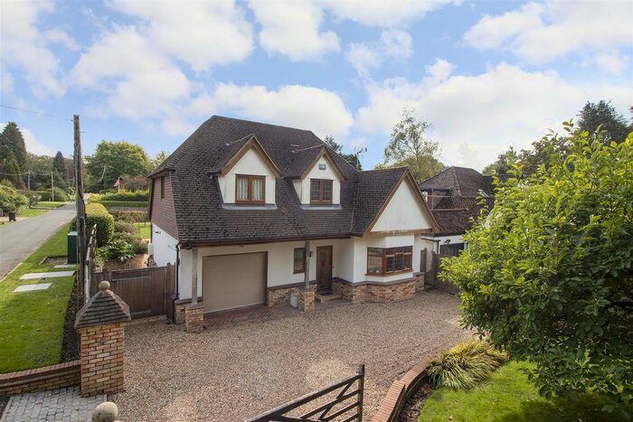 4 Bedroom Detached House For Sale In Viewlands Avenue, Westerham, TN16