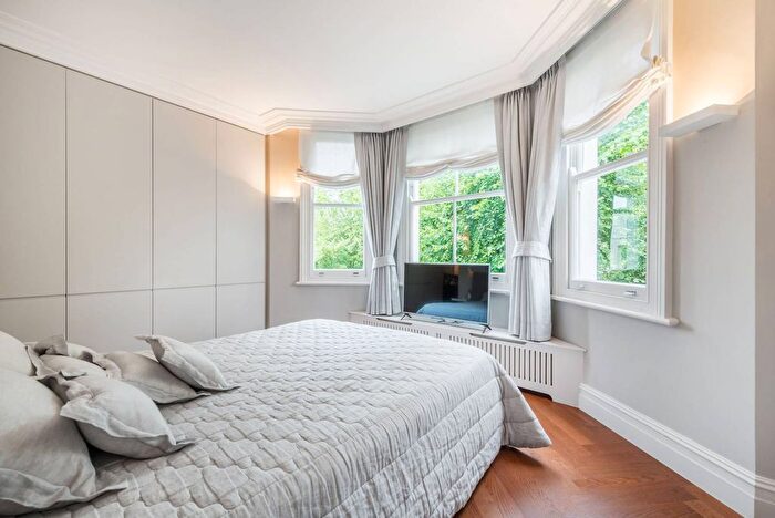 2 Bedroom Flat To Rent In Holland Park, Holland Park, London, W11