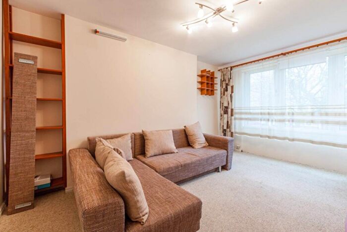 1 Bedroom Flat To Rent In Moody Street, , Stepney, London, E1
