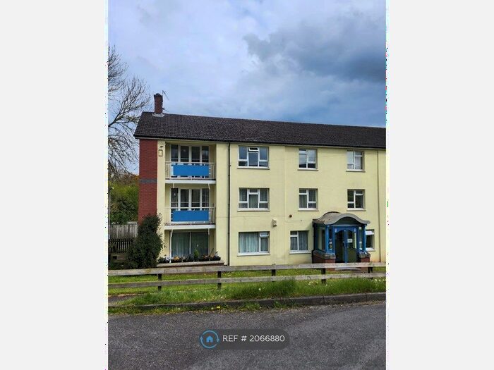 2 Bedroom Flat To Rent In Averill Road, Stafford, ST17
