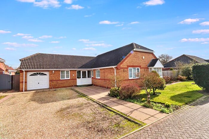3 Bedroom Detached Bungalow For Sale In The Hawthorns, Pinchbeck, PE11