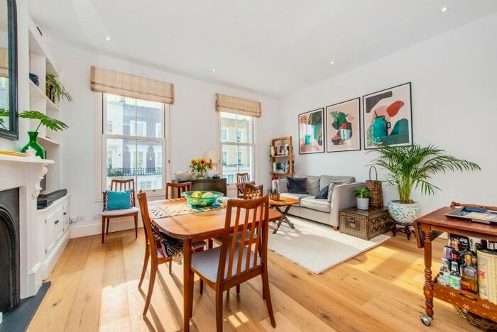 3 Bedroom Flat To Rent In Edith Grove, London, SW10