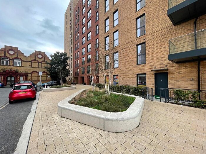 1 Bedroom Flat For Sale In Merrick Road, Southall, UB2