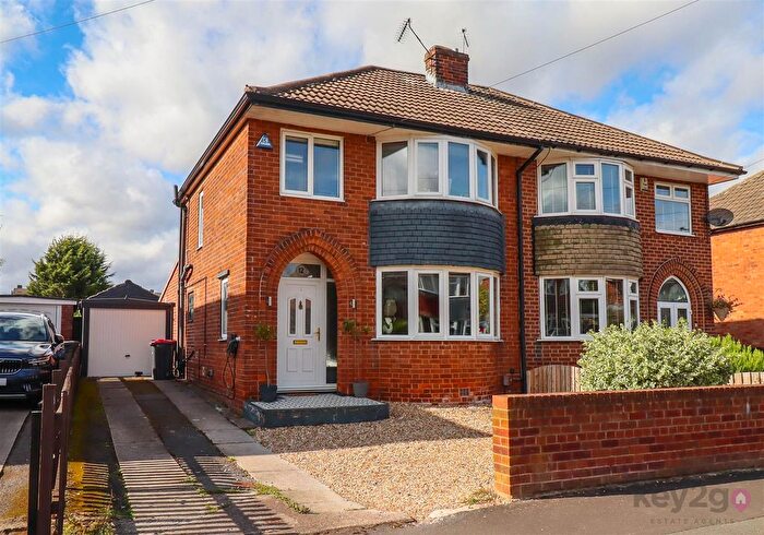 3 Bedroom Semi-Detached House For Sale In Bramley Avenue, Aston, Sheffield, S26