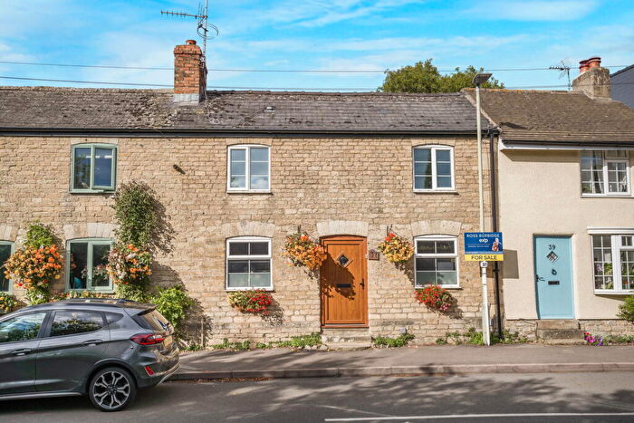 3 Bedroom Terraced House For Sale In Station Road, Bishops Cleeve, Cheltenham, GL52
