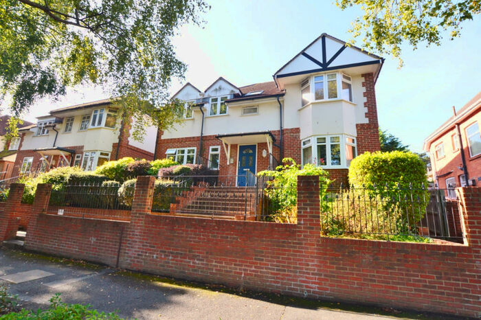 2 Bedroom Flat To Rent In Harewood Avenue, Bournemouth, Dorset, BH7