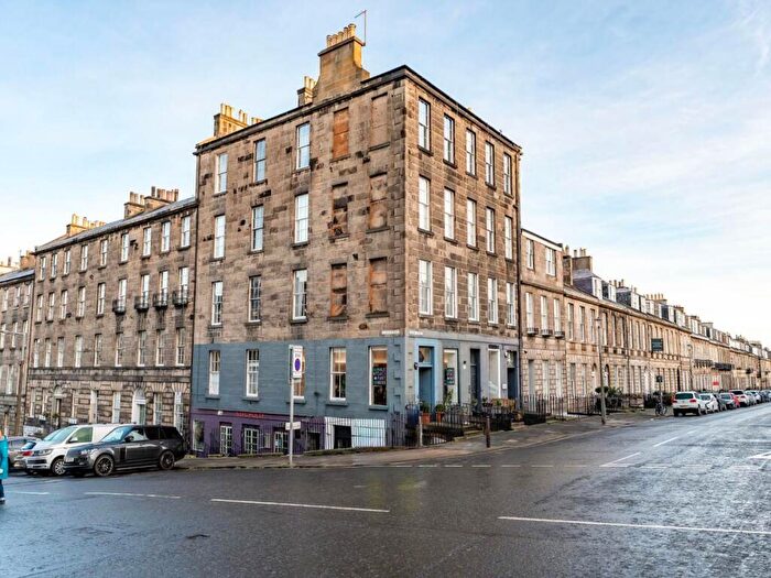 2 Bedroom Flat To Rent In Albany Street, New Town, Edinburgh, EH1