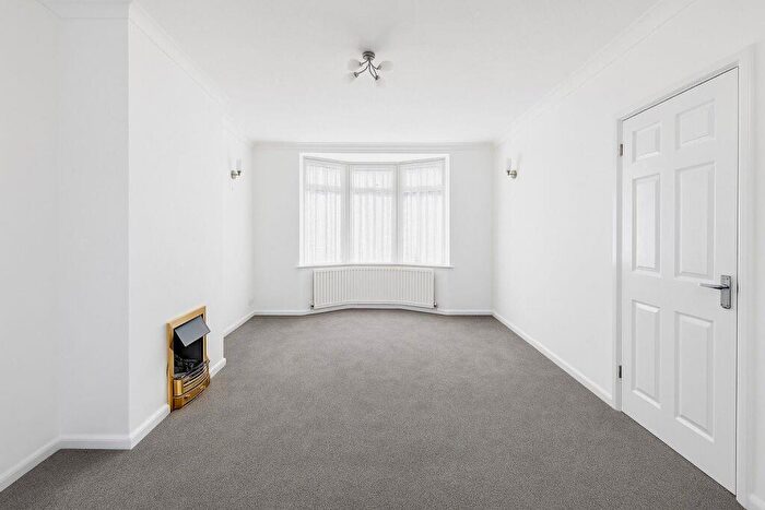 4 Bedroom Terraced House To Rent In Wrythe Lane, Carshalton, SM5