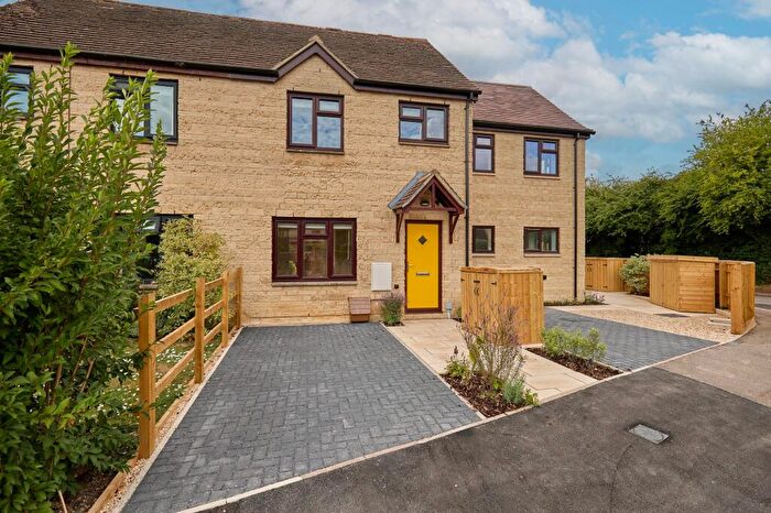 3 Bedroom Semi-Detached House To Rent In Manor Road, Witney, OX28
