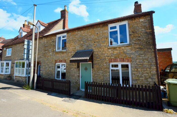 4 Bedroom End Of Terrace House To Rent In High Street, Stoke Goldington, MK16
