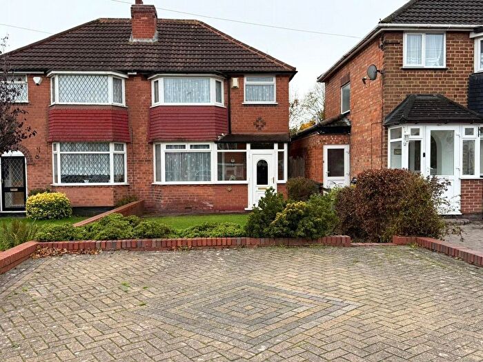 3 Bedroom Semi Detached House For Sale In Torre Avenue, Northfield, Birmingham, West Midlands, B31