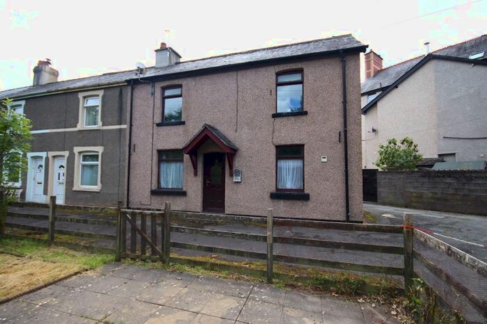 3 Bedroom Terraced House For Sale In Railway Terrace, Llanrwst, LL26