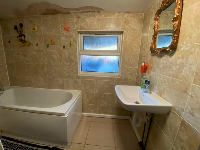 1 Bedroom Flat To Rent In Harvey Road, Ilford, IG1