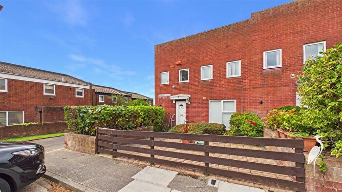 3 Bedroom Semi-Detached House For Sale In Clarendon Square, Southwick, Sunderland, SR5