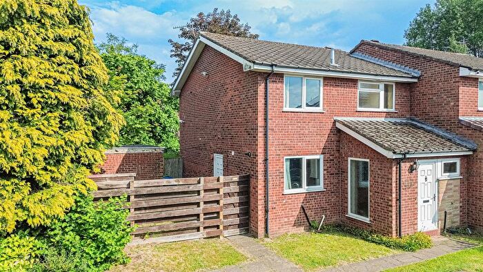 3 Bedroom Semi-Detached House To Rent In Reedsmere Close, Stockton Heath, Warrington, WA4