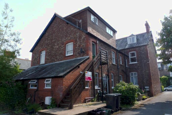 2 Bedroom Flat To Rent In Glenmore Road, Minehead, TA24