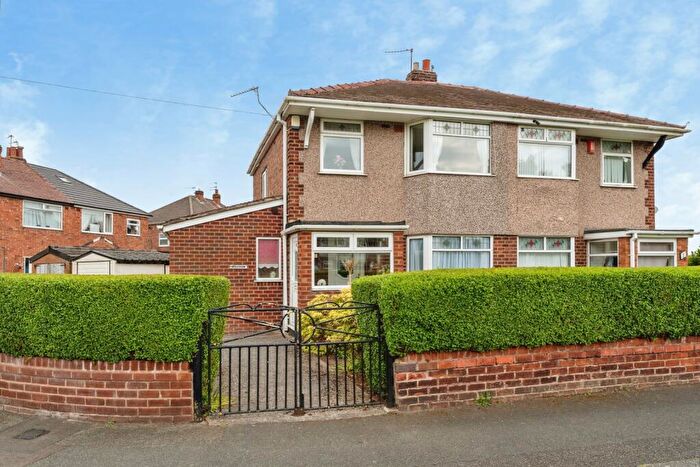 3 Bedroom Semi Detached House For Sale In Newnham Drive, Ellesmere Port, Cheshire, CH65