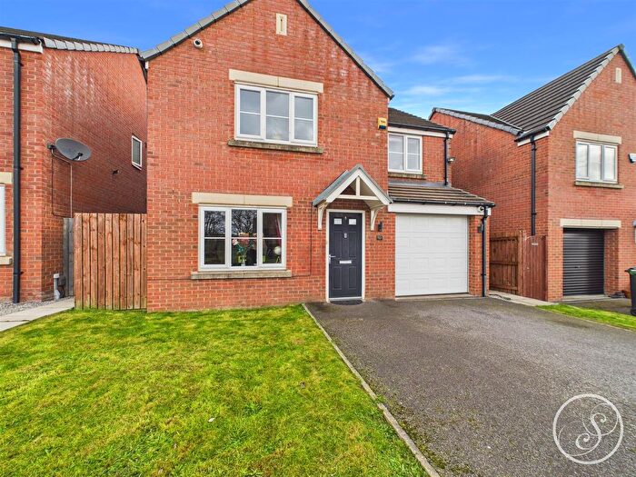 4 Bedroom Detached House To Rent In Alder Road, Whinmoor, Leeds, LS14