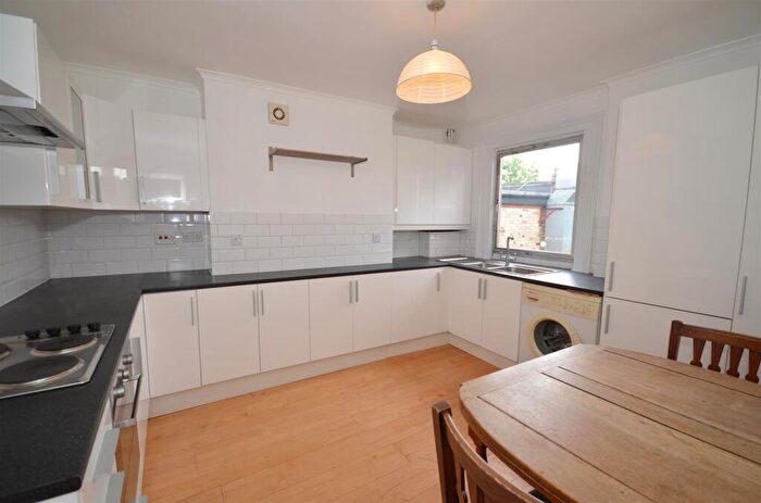 2 Bedroom Flat To Rent In Park Road, N8