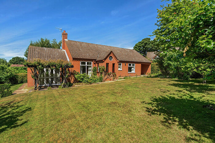 3 Bedroom Detached Bungalow For Sale In Top Common, East Runton, Norfolk, NR27
