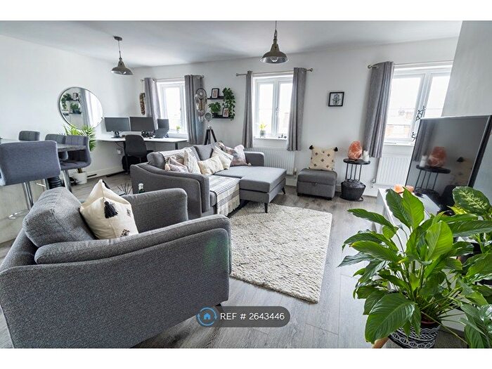 2 Bedroom Flat To Rent In Hagley Road, Stourbridge, DY8