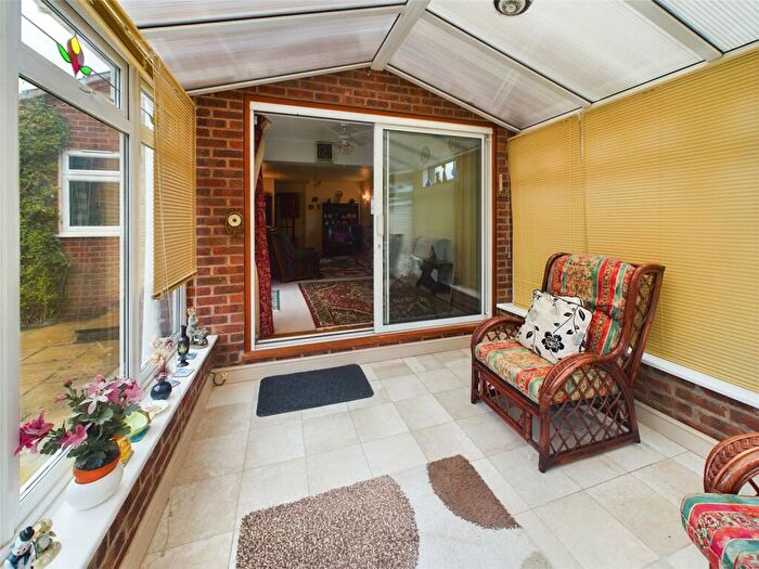 2 Bedroom Bungalow For Sale In Wollaton Paddocks, Wollaton, Nottinghamshire, NG8