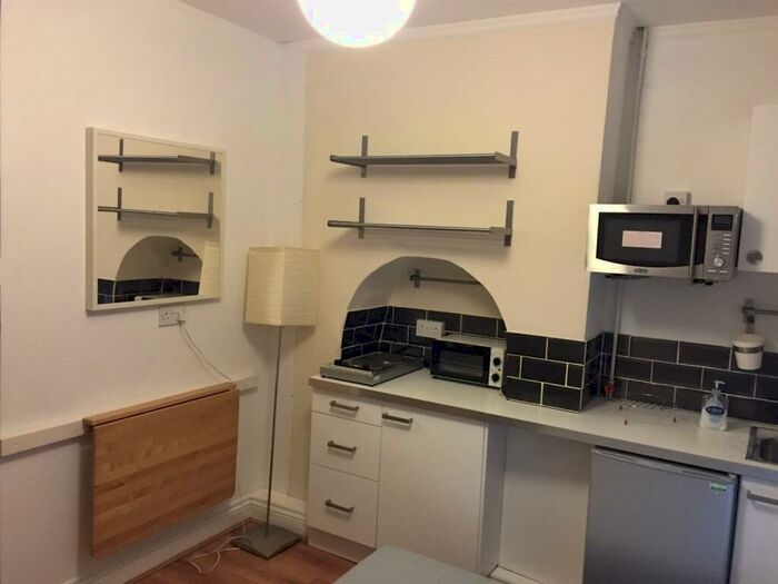 Studio To Rent In Pershore Road, Edgbaston, Birmingham, B29