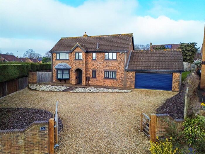 4 Bedroom Detached House For Sale In Lister Drive, West Hunsbury, NN4