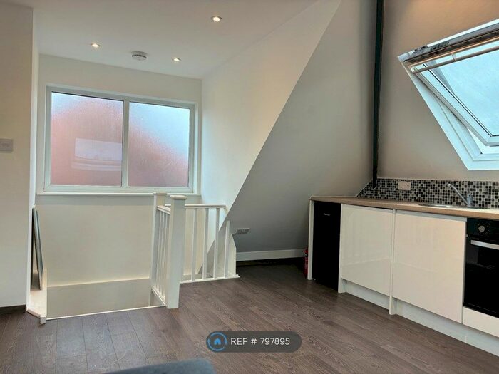 1 Bedroom Flat To Rent In Western Avenue, London, NW11