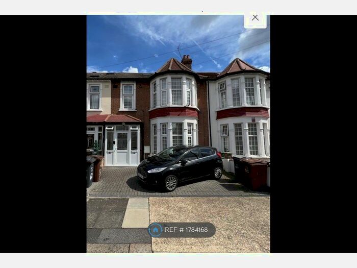 2 Bedroom Flat To Rent In Aldersey Gardens, Barking, IG11
