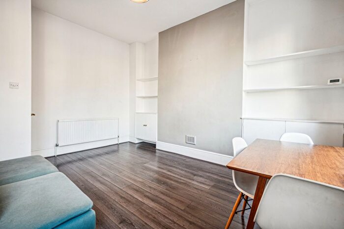 1 Bedroom Flat To Rent In Elgin Avenue, Maida Hill, W9