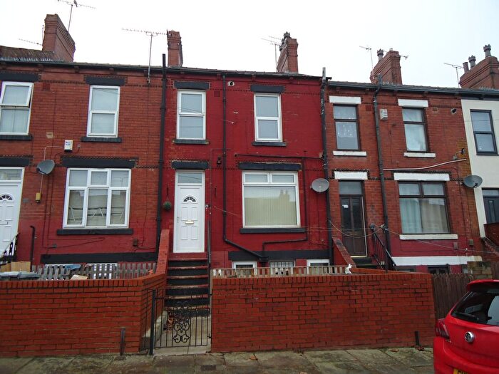2 Bedroom Terraced House To Rent In Longroyd Crescent, Beeston, Leeds, LS11