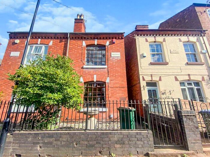 3 Bedroom Semi-Detached House To Rent In Berkeley Road South, Earlsdon, Coventry, CV5