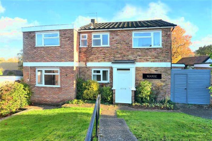 4 Bedroom Detached House To Rent In Pine Walk, Banstead, Surrey, SM7