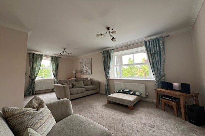 5 Bedroom Detached House To Rent In Smart Close, Swindon, SN25