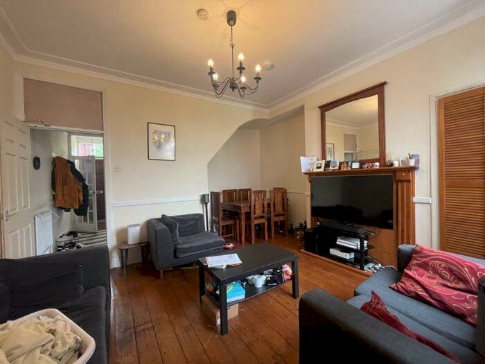 4 Bedroom Terraced House To Rent In Simonside Terrace, Newcastle Upon Tyne, NE6