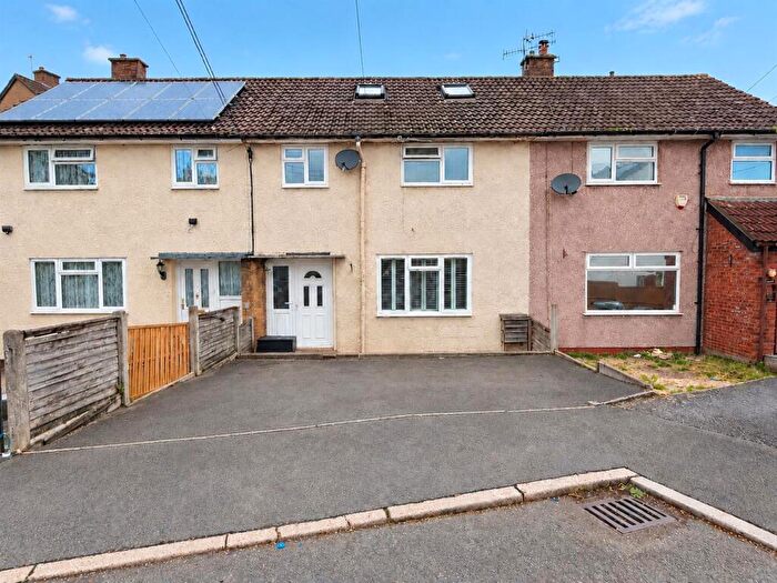 3 Bedroom Terraced House For Sale In Friendly Row, Pill, BS20