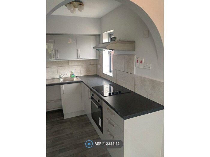 Studio To Rent In Stonewood Road, Erith, DA8