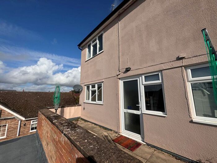 2 Bedroom Maisonette For Sale In High Street, Chalgrove, OX44