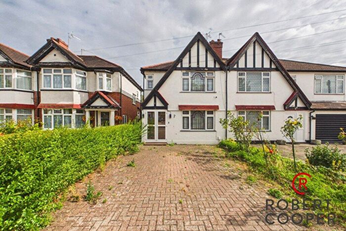 3 Bedroom Semi-Detached House For Sale In Spencer Road, Wembley, HA0