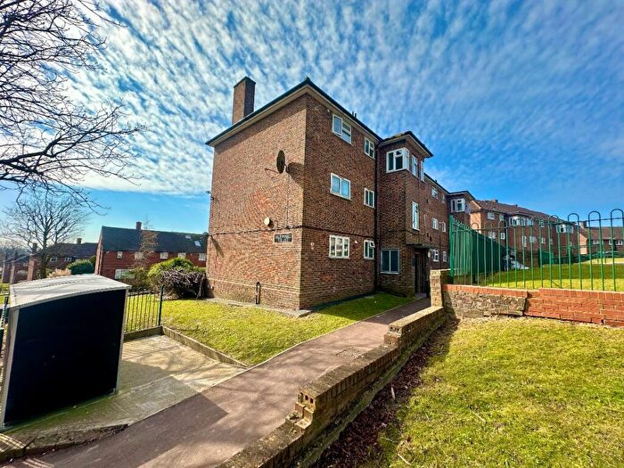 1 Bedroom Flat To Rent In Mildenhall House, Redcar Road, Romford, RM3