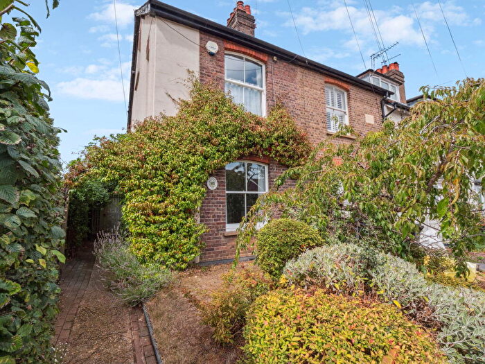 3 Bedroom End Of Terrace House For Sale In Bois Lane, Amersham, HP6