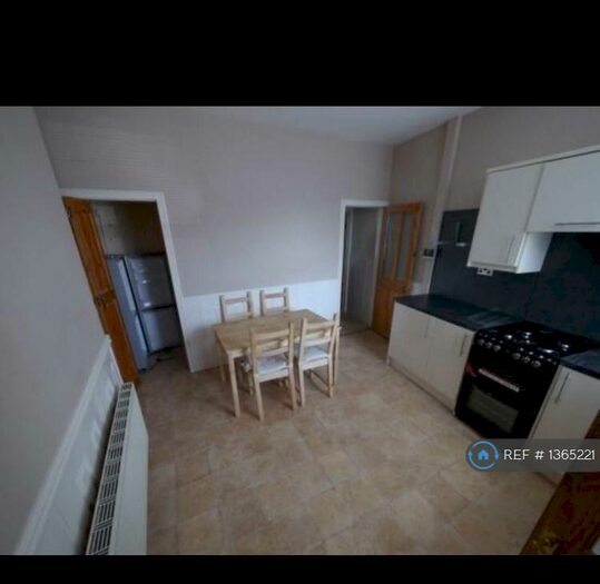 4 Bedroom End Of Terrace House To Rent In Aston View, Leeds, LS13