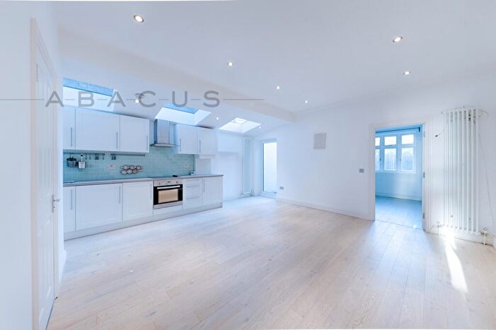 1 Bedroom Flat To Rent In Kings Parade, Okehampton Road, Kensal Rise, NW10