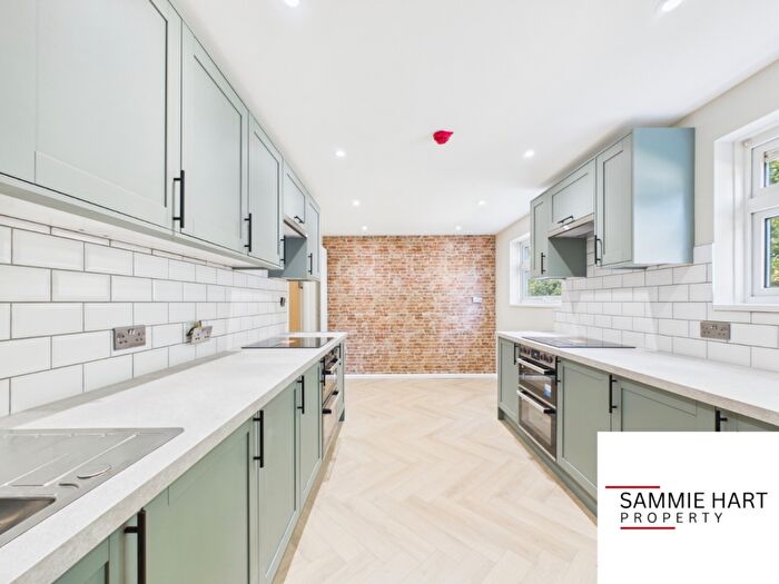 Studio To Rent In Vardon Road, Stevenage, Hertfordshire, SG1